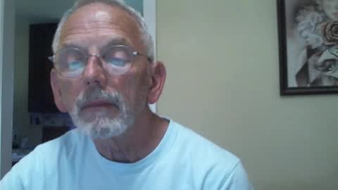 Snapshot of gulfcoast1952 chatting on 03.12.25 Roy online show from 03.12.25