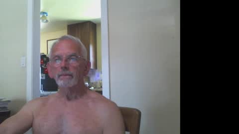 Snapshot of gulfcoast1952 chatting on 09.10.25 Roy online show from 09.10.25