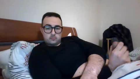 Snapshot of gullit93 chatting on 02.18.26 gullit93 online show from 02.18.26