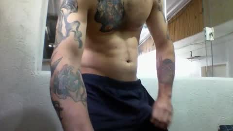 Snapshot of gustavyuri chatting on 09.11.25 Gustav online show from 09.11.25