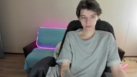 guy_liam1 online show from 12.18.24