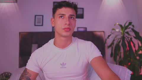 Snapshot of guy_twinks chatting on 08.05.26 Gabriel online show from 08.05.26