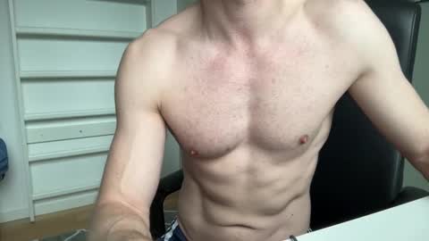 Snapshot of guyfromfinland1981 chatting on 03.11.25 NaughtyFitHusband online show from 03.11.25