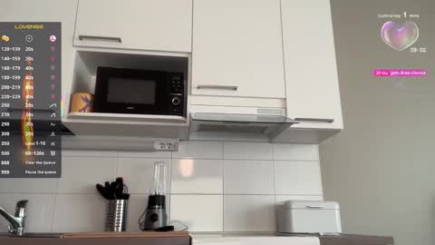 Snapshot of guyfromfinland1981 chatting on 09.22.25 NaughtyFitHusband online show from 09.22.25