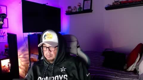 Snapshot of guyinok25 chatting on 11.10.25 guyinok25 online show from 11.10.25