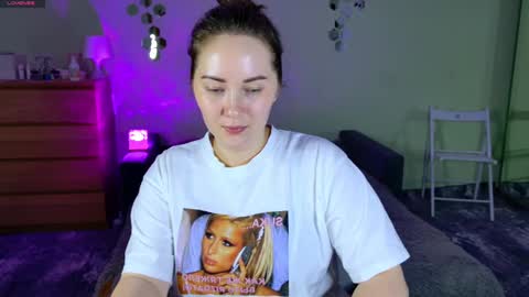 Snapshot of gwen_lady chatting on 02.20.25 Sweety Kitty online show from 02.20.25