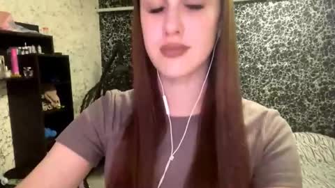 Gwen online show from 10.23.25