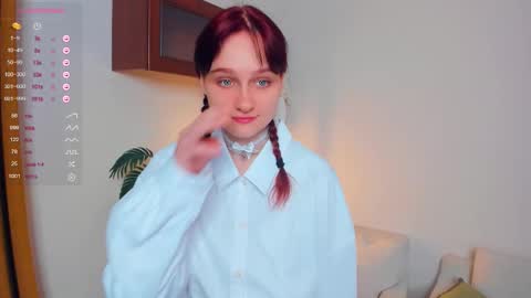 Kelly  Lilly online show from 10.03.25