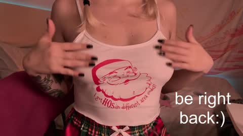 Snapshot of h2h0e chatting on 02.02.25 Lana online show from 02.02.25