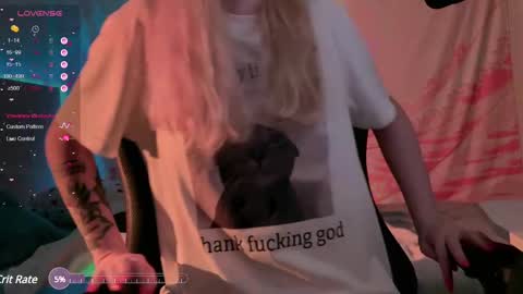 Snapshot of h2h0e chatting on 02.21.25 Lana online show from 02.21.25