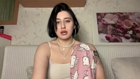 Snapshot of h3l9a_pataki chatting on 11.12.25 Helga online show from 11.12.25