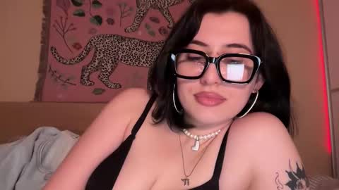 Snapshot of h3l9a_pataki chatting on 03.20.26 Helga online show from 03.20.26