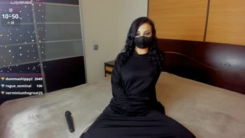 Snapshot of habibi_moon chatting on 12.20.24 Linda online show from 12.20.24