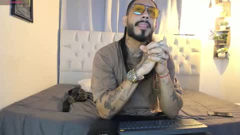 hache222 online show from 01.15.25