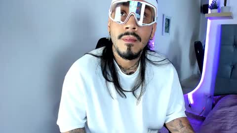 hache222 online show from 02.14.25