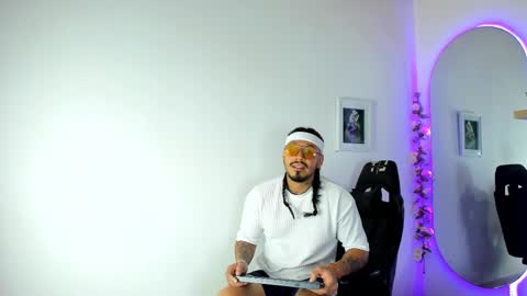 hache222 online show from 02.18.25