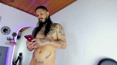 hache222 online show from 10.18.25