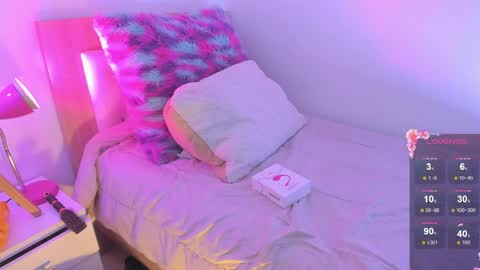 Hadid online show from 04.21.26