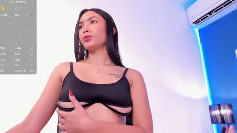 Snapshot of haiileymiller chatting on 01.08.25 Kendal online show from 01.08.25