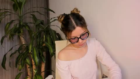 Snapshot of hailey_firee chatting on 11.11.25 Hailey online show from 11.11.25