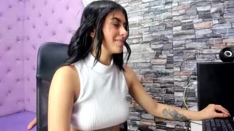 Hailey Petite online show from 05.22.26
