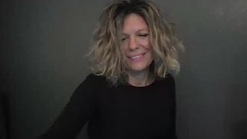 Hailey online show from 04.27.26