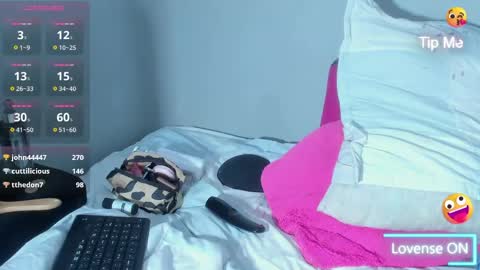 Snapshot of haileystonei chatting on 04.20.26 haileystonei online show from 04.20.26