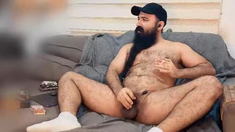 Snapshot of hairybeardedsmoker chatting on 05.06.26 Hairy Beard Smoker online show from 05.06.26