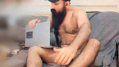 Snapshot of hairybeardedsmoker chatting on 05.08.26 Hairy Beard Smoker online show from 05.08.26