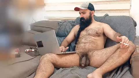 Snapshot of hairybeardedsmoker chatting on 05.19.26 Hairy Beard Smoker online show from 05.19.26