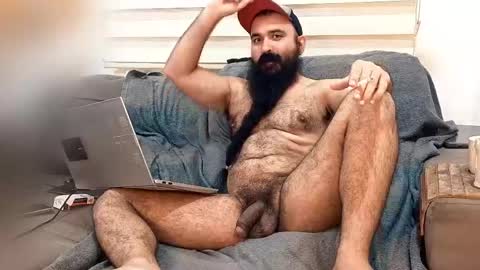 Snapshot of hairybeardedsmoker chatting on 06.01.26 Hairy Beard Smoker online show from 06.01.26