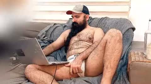 Snapshot of hairybeardedsmoker chatting on 07.02.26 Hairy Beard Smoker online show from 07.02.26