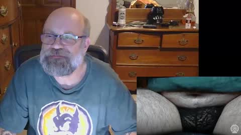 HairyDaddyBear69 online show from 11.22.25