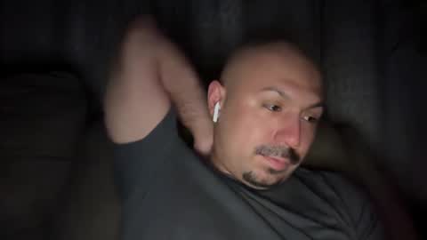 Snapshot of hairyman30000 chatting on 02.21.25 hairyman30000 online show from 02.21.25