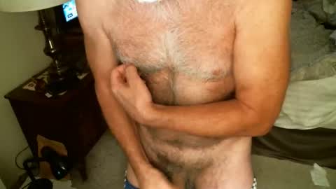 Snapshot of hairypecsguy chatting on 04.10.26 Hairy pecs online show from 04.10.26