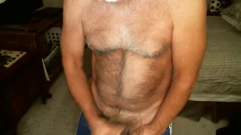 Snapshot of hairypecsguy chatting on 04.15.26 Hairy pecs online show from 04.15.26