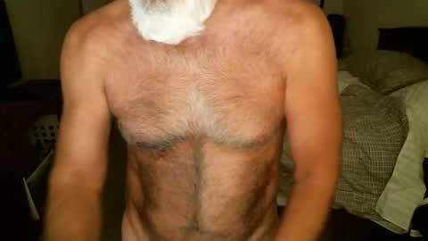 Snapshot of hairypecsguy chatting on 04.19.26 Hairy pecs online show from 04.19.26