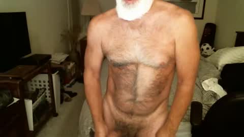 Snapshot of hairypecsguy chatting on 04.28.26 Hairy pecs online show from 04.28.26