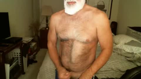 Snapshot of hairypecsguy chatting on 05.05.26 Hairy pecs online show from 05.05.26