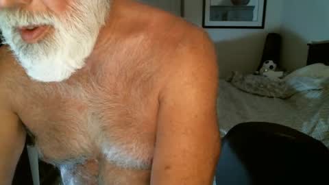 Snapshot of hairypecsguy chatting on 05.13.26 Hairy pecs online show from 05.13.26