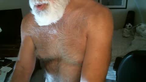 Snapshot of hairypecsguy chatting on 05.19.26 Hairy pecs online show from 05.19.26