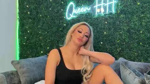 Halia Hill online show from 02.18.26