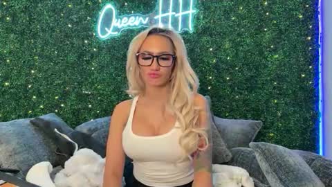 Halia Hill online show from 02.22.26