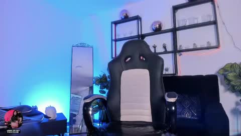 halley_ravenn online show from 05.25.26
