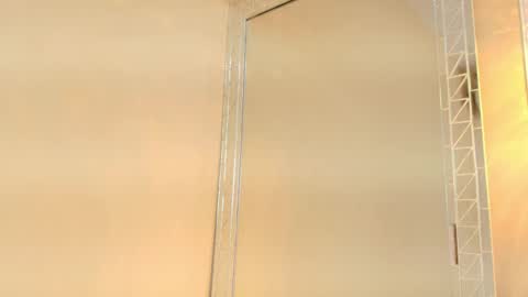 Hallie Stone online show from 04.15.26