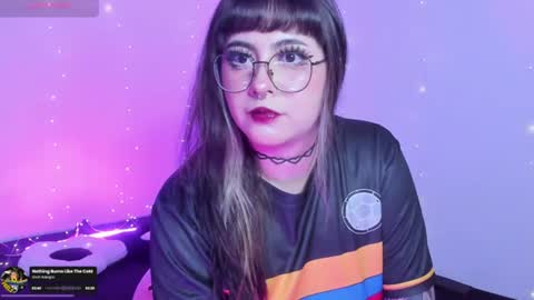 Snapshot of hallucigenia_sparza chatting on 06.17.26 Hallu online show from 06.17.26