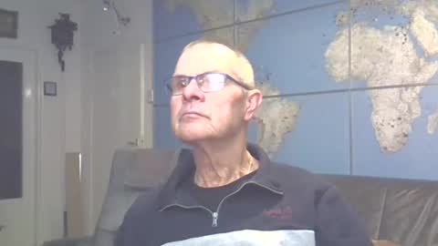 Snapshot of hamto65 chatting on 03.08.25 Prefer men 80 online show from 03.08.25