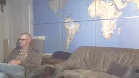 Snapshot of hamto65 chatting on 10.12.25 Prefer men 80 online show from 10.12.25