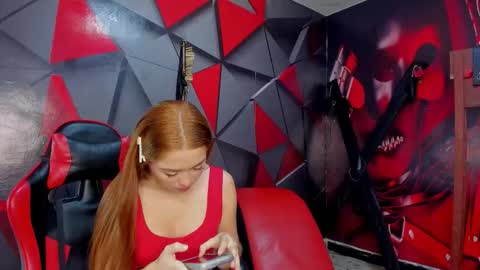 Hana and Zeta online show from 11.17.25