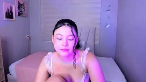 Hanna Lineros  online show from 07.28.26